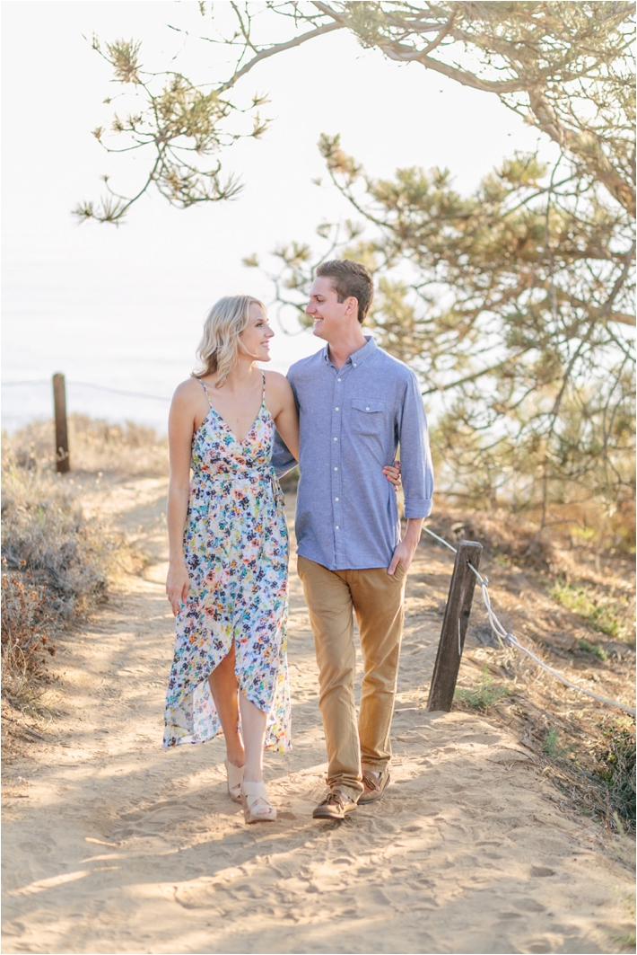 Sunset Beach engagement session at Torrey Pines | San Diego Beach Engagement Session by Leslie Anne Photofinish